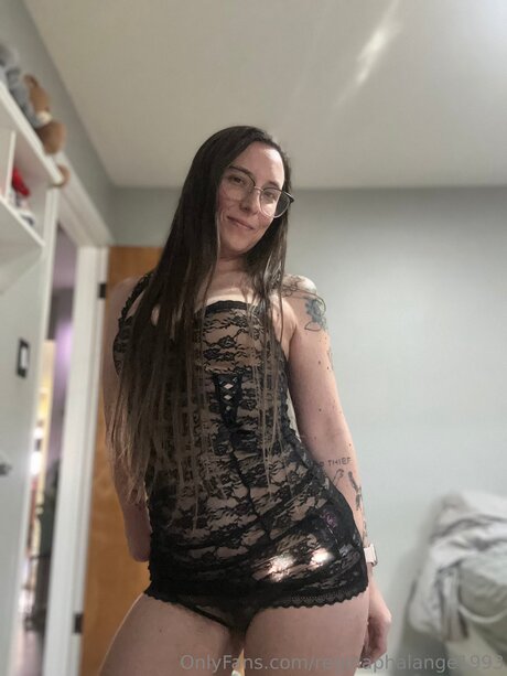 Foto di nudo di fuga di OnlyFans di Reginaphalange1993