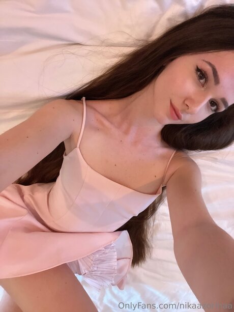 Foto di nudo di fuga di OnlyFans di Nikaazorinaa