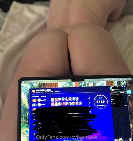 Foto di nudo di fuga di OnlyFans di Cyber Rune