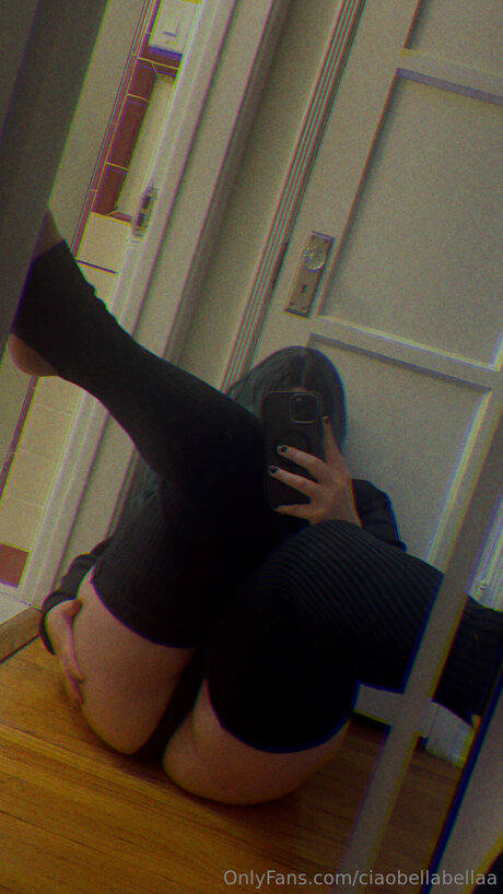 Foto di nudo di fuga di OnlyFans di Ciaobellabellaa