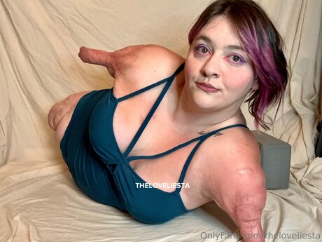 Foto di nudo di fuga di OnlyFans di Theloveliesta