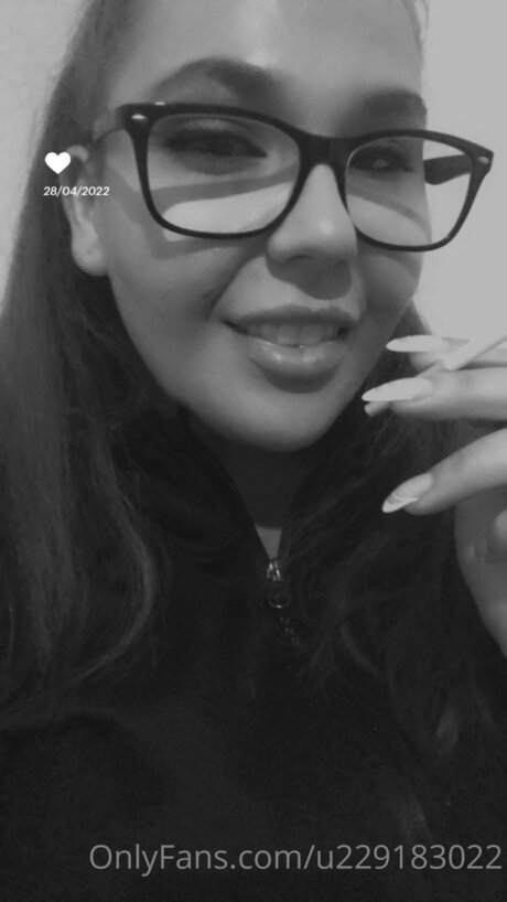 Foto di nudo di fuga di OnlyFans di U229183022