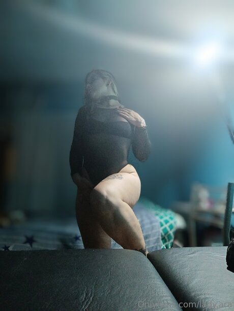 Foto di nudo di fuga di OnlyFans di Ladyaraa