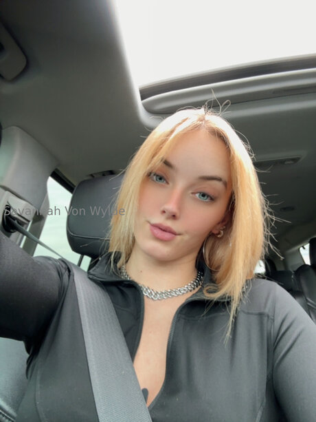 Foto di nudo di fuga di OnlyFans di Savannahvonwylde