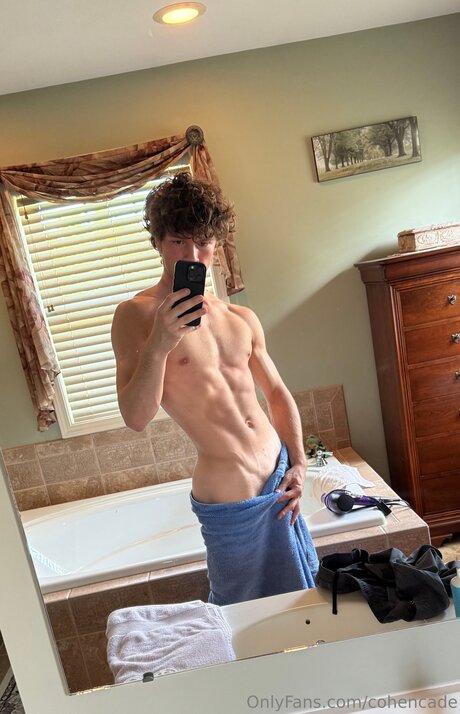 Foto di nudo di fuga di OnlyFans di Cohencade