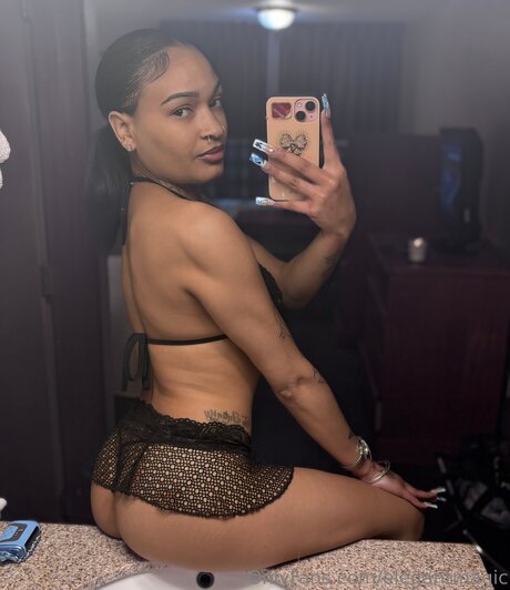 Foto di nudo di fuga di OnlyFans di Elegantmagic
