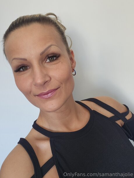 Foto di nudo di fuga di OnlyFans di Samanthajolie