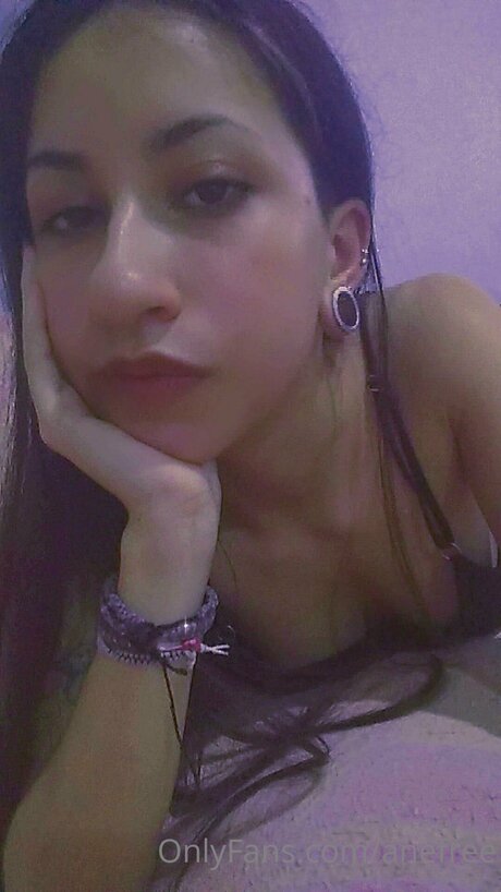 Foto di nudo di fuga di OnlyFans di Anefree