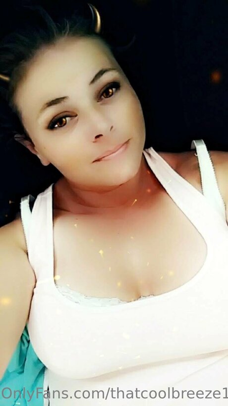Foto di nudo di fuga di OnlyFans di Thatcoolbreeze1317
