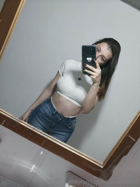 Foto di nudo di fuga di OnlyFans di Kamarievans