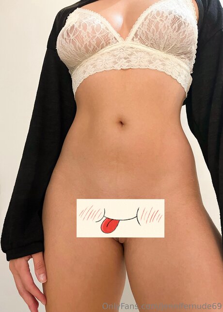 Foto di nudo di fuga di OnlyFans di Jennifernude69