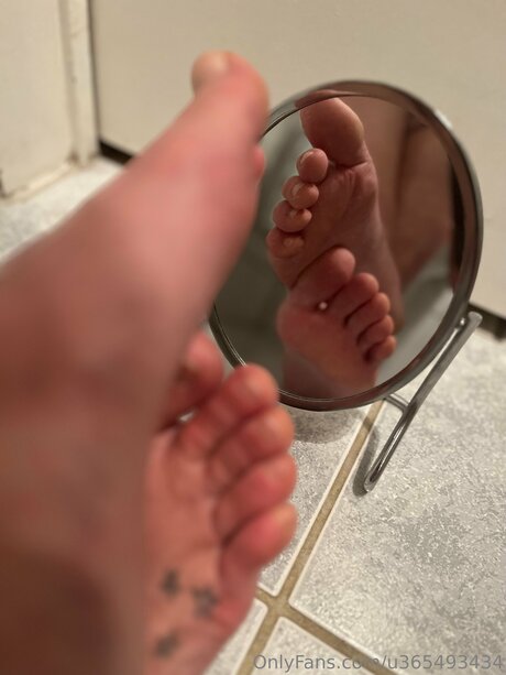 Foto di nudo di fuga di OnlyFans di Xxnoraxx04