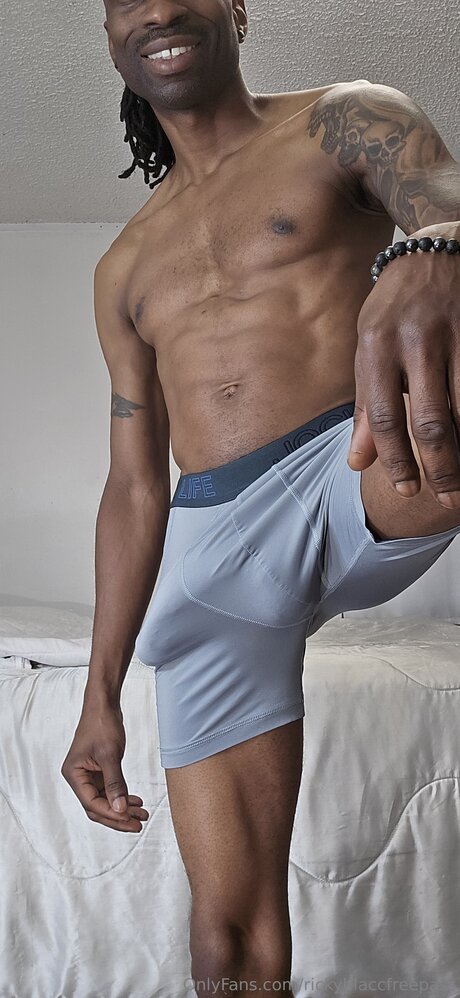 Foto di nudo di fuga di OnlyFans di Rickyblaccfreepass