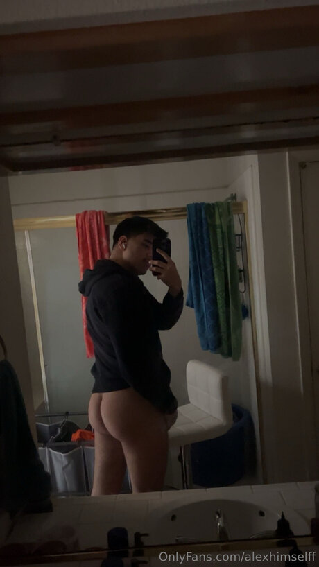 Foto di nudo di fuga di OnlyFans di Alexhimselff