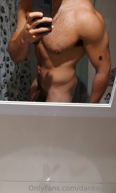 Foto di nudo di fuga di OnlyFans di Dankauser