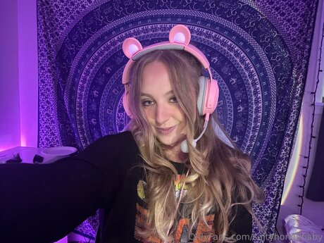 Foto di nudo di fuga di OnlyFans di Saltyhoneybaby