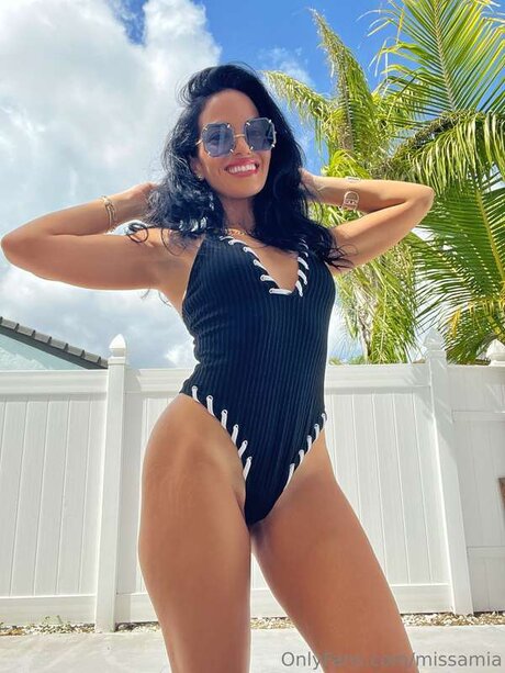 Foto di nudo di fuga di OnlyFans di Adrixfree