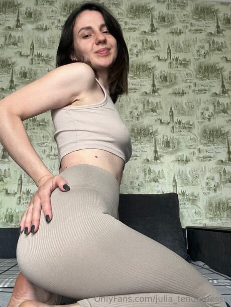 Foto di nudo di fuga di OnlyFans di Julia Tendernesss