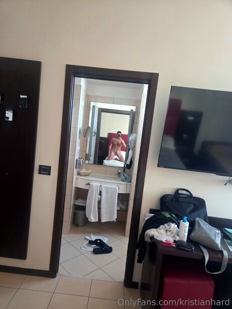 Foto di nudo di fuga di OnlyFans di Kristianhard
