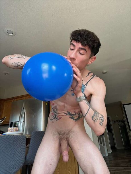 Foto di nudo di fuga di OnlyFans di Vincentoreillvppv