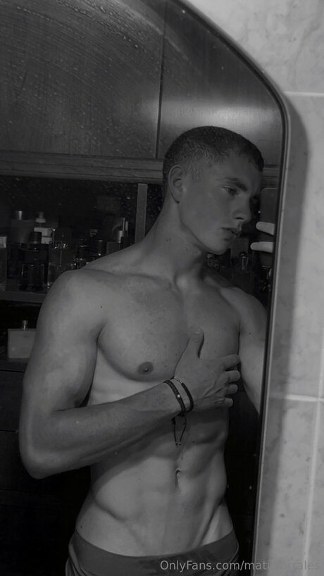 Foto di nudo di fuga di OnlyFans di Matucorrales