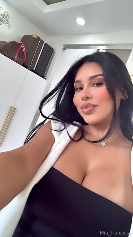 Foto di nudo di fuga di OnlyFans di Miafrancis