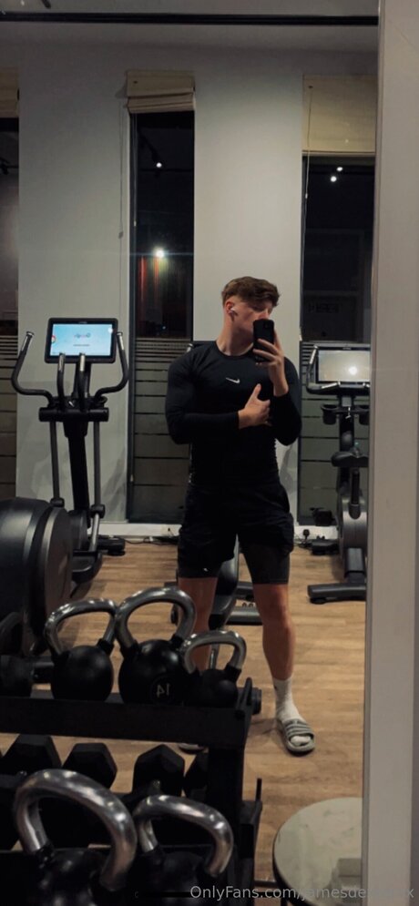 Foto di nudo di fuga di OnlyFans di Jamesdexterxx