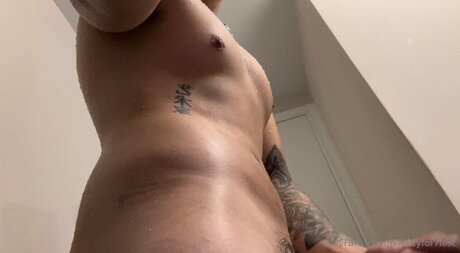Foto di nudo di fuga di OnlyFans di Twentyfor7lost