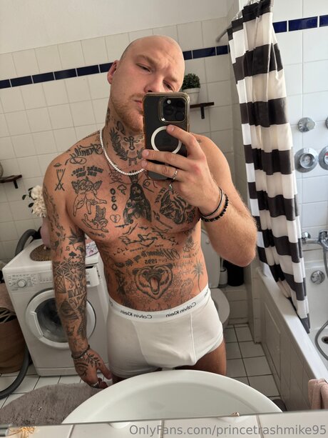 Foto di nudo di fuga di OnlyFans di Mikeyboy95