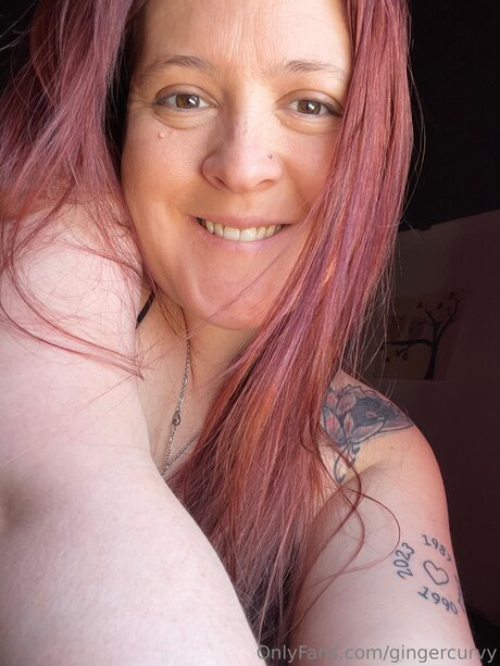Foto di nudo di fuga di OnlyFans di Gingercurvy