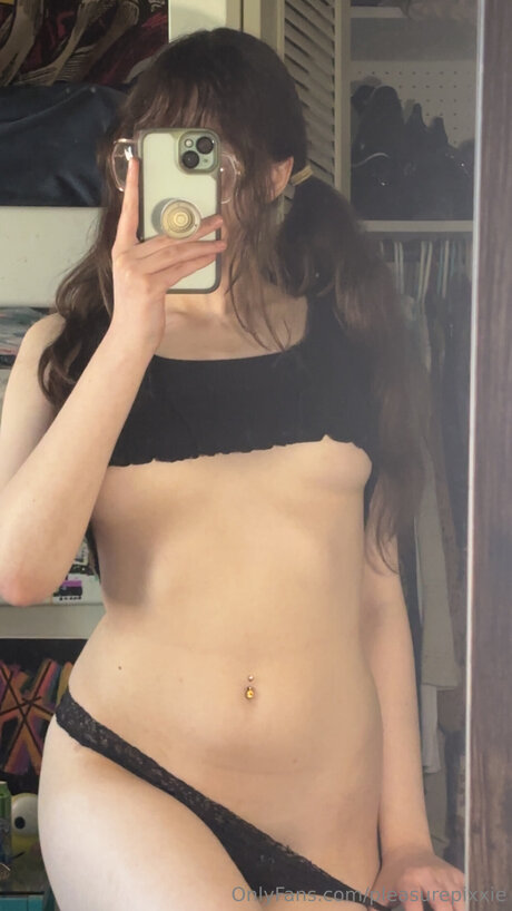 Foto di nudo di fuga di OnlyFans di Pleasurepixxie