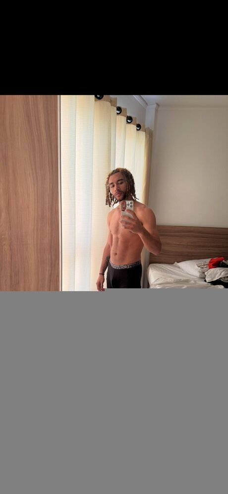 Foto di nudo di fuga di OnlyFans di Therealjordanairyoung
