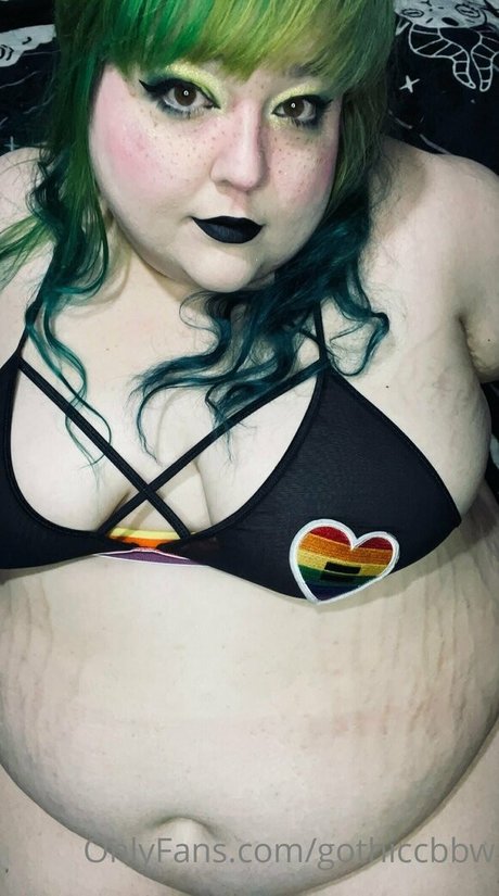 Foto di nudo di fuga di OnlyFans di Gothiccbbw