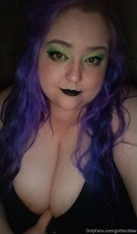 Foto di nudo di fuga di OnlyFans di Gothiccbbw