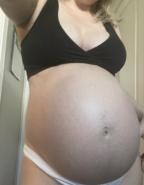 Hotmomevie