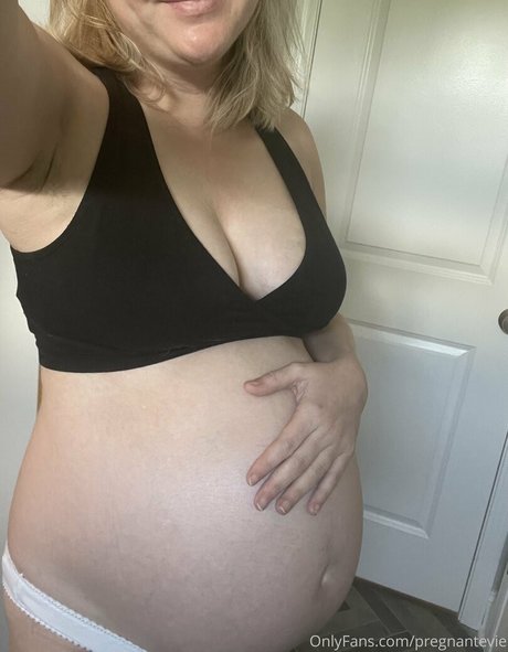 Hotmomevie