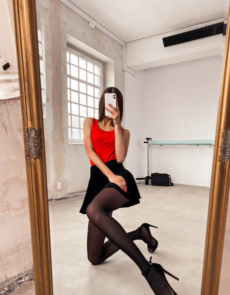 Foto di nudo di fuga di OnlyFans di Linadiaa
