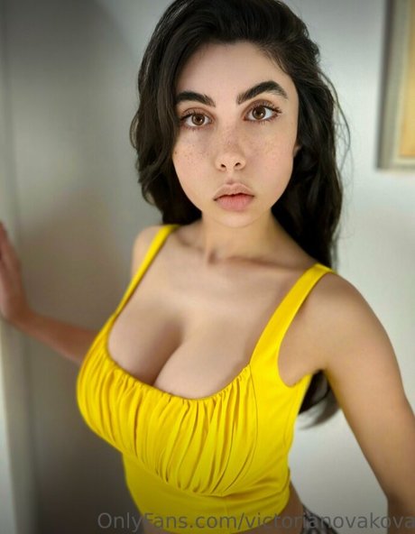 Foto di nudo di fuga di OnlyFans di Victorianovakova