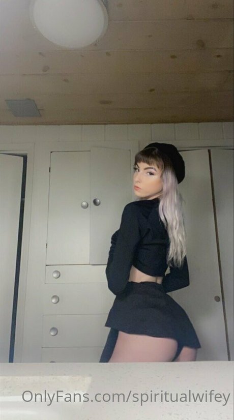 Foto di nudo di fuga di OnlyFans di Spiritualwifey
