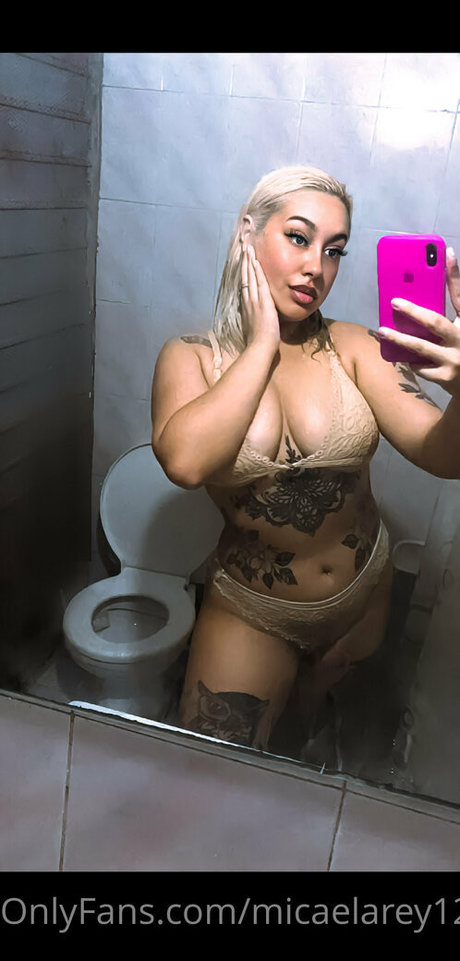 Foto di nudo di fuga di OnlyFans di Micaelarey123