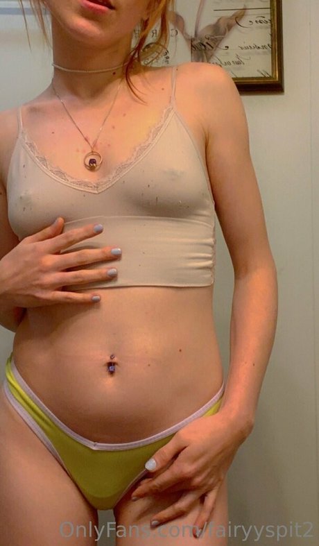 Foto di nudo di fuga di OnlyFans di Fairyyspit2