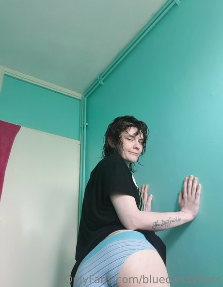 Foto di nudo di fuga di OnlyFans di Bluecandyfloss