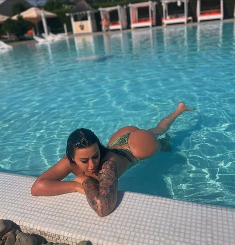 Foto di nudo di fuga di OnlyFans di Bmiruna
