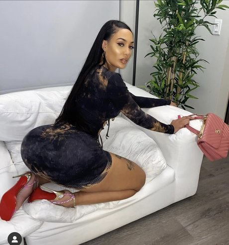 Foto di nudo di fuga di OnlyFans di Gabby Gavino