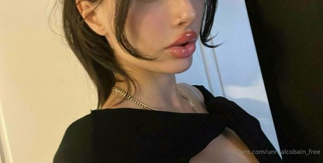Foto di nudo di fuga di OnlyFans di Unrealcobainfree