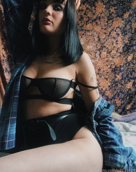 Foto di nudo di fuga di OnlyFans di Elly Stephenson