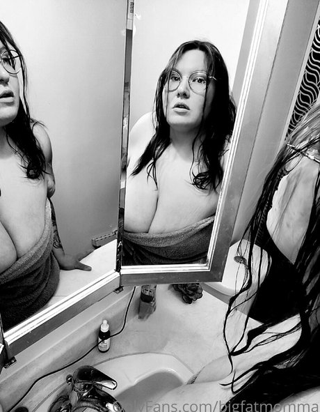 Foto di nudo di fuga di OnlyFans di Bigmommasoul