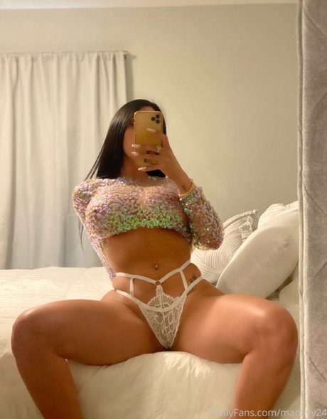 Foto di nudo di fuga di OnlyFans di Maday Castellano
