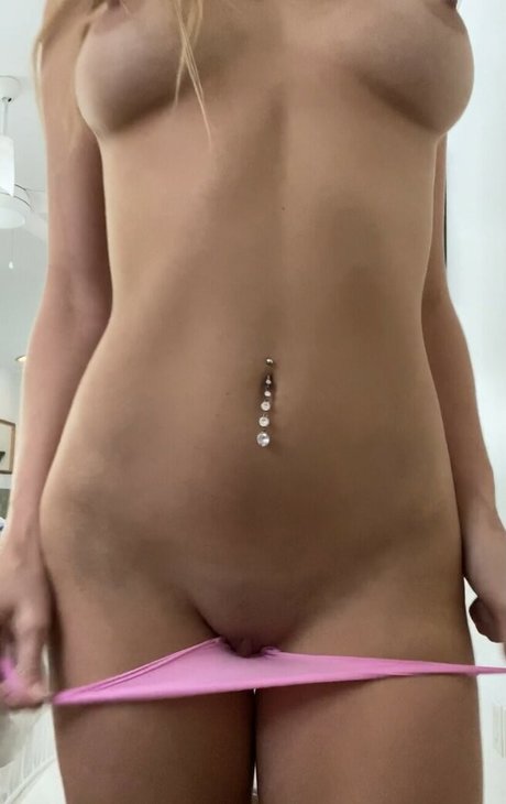 Foto di nudo di fuga di OnlyFans di Tyllarae