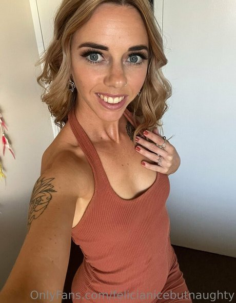 Foto di nudo di fuga di OnlyFans di Feliciameridiana888